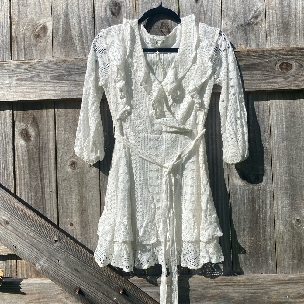 The Clothing Company White Lace Wrap Dress NEW with tags Sz S